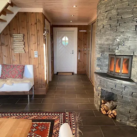 Rustik I Gausta, In, Out, 10 Beds Chalet *